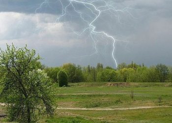 Синоптики предупреждают о грозовых дождях