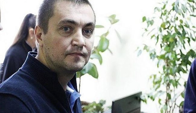 Вячеслав Платон пришел на митинг перед ЦИКом. Под крики «Вор!» его увели полицейские