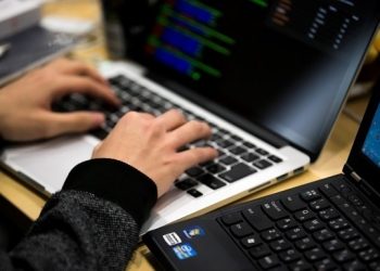 В работе сайтов крупнейших мировых СМИ и сервисов произошел сбой