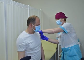 Примар Кишинева Ион Чебан привился от коронавируса