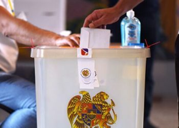 В Армении проходят досрочные парламентские выборы