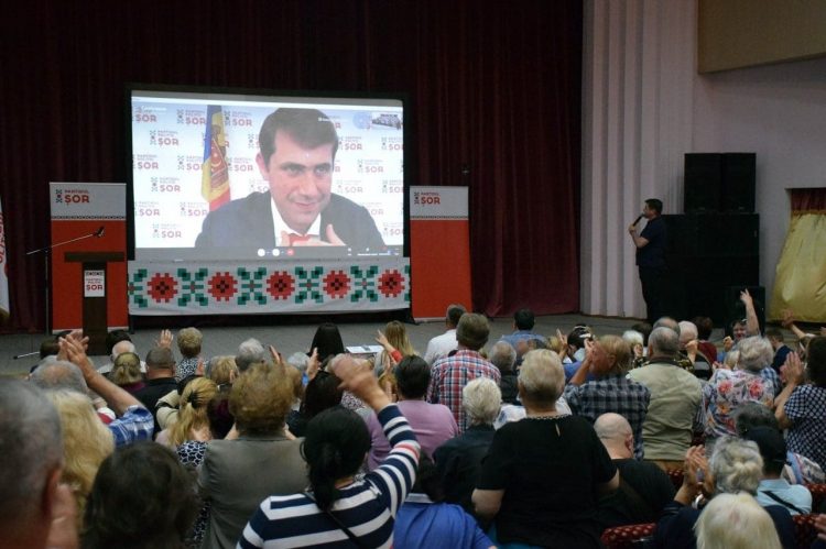 Ilan Șor, aplaudat în picioare la Orhei. Tauber: „Oamenii l-au delegat să preia funcția de premier” | FOTO/VIDEO