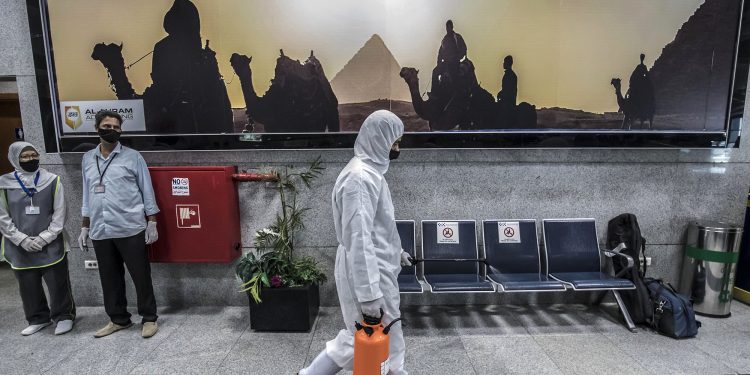 Египет разрешил COVID-вакцинированным въезд без тестов