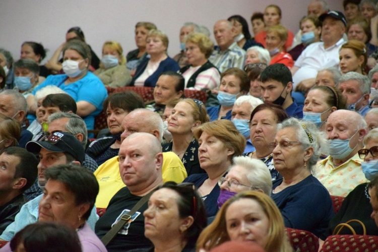 Ilan Șor, aplaudat în picioare la Orhei. Tauber: „Oamenii l-au delegat să preia funcția de premier” | FOTO/VIDEO