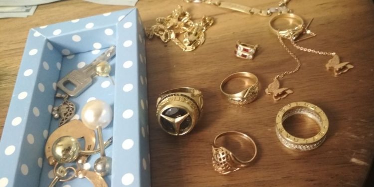 Au furat 12.000 de lei și bijuterii de 600.000 de lei. Autorii infracțiunilor din Ceadîr-Lunga și Taraclia, arestați