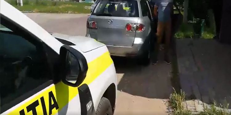 Mai întâi a vândut-o, apoi a furat-o. Un chișinăuian, reținut pentru răpire de automobil | VIDEO