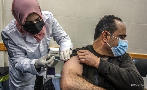 В столице ОАЭ предлагают бесплатно вакцинироваться туристам