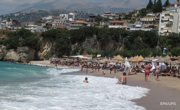 В Албании владельцы гостиниц устроили стрельбу из-за лежаков