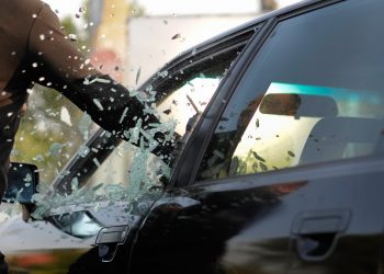 Cimișlia: Cum a trecut operația de salvare a copilului, încuiat în mașină de către mama lui | VIDEO