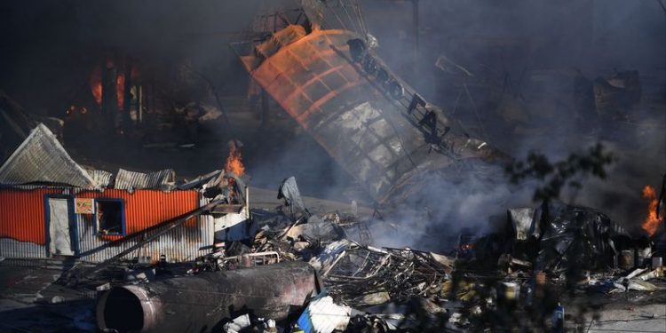 На заправке в Новосибирске взорвались резервуары с топливом