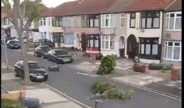 Торнадо обрушился на район Лондона