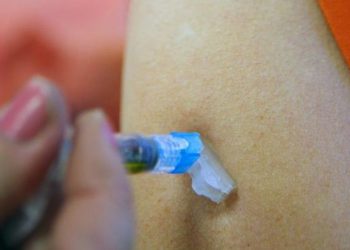 Primii minori imunizați în Moldova: Este vorba despre 450 de elevi cu vârstele cuprinse între 16 și 18 ani | VIDEO