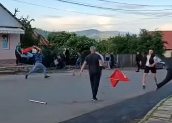 Bătaie ca în filme, cu mese și scaune distruse într-o localitate din România: Cinci moldoveni au fost implicați | VIDEO