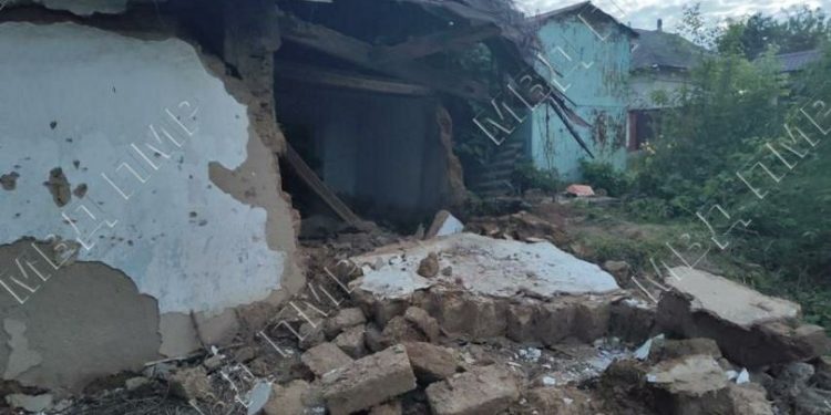 Peretele unei case părăsite din Râbnița s-a prăbușit peste o fetiță de 7 ani