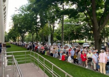 Sputnik, cel mai solicitat vaccin. Câte persoane s-au imunizat la Maratonul de la Palatul Republicii | VIDEO