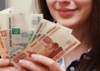 Недовольная зарплатой женщина украла пять миллионов рублей у работодателя