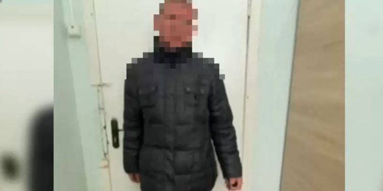 „Butoaiele le-am vândut, banii i-am cheltuit”. Explicația unui individ, bănuit de furt din gospodărie | VIDEO