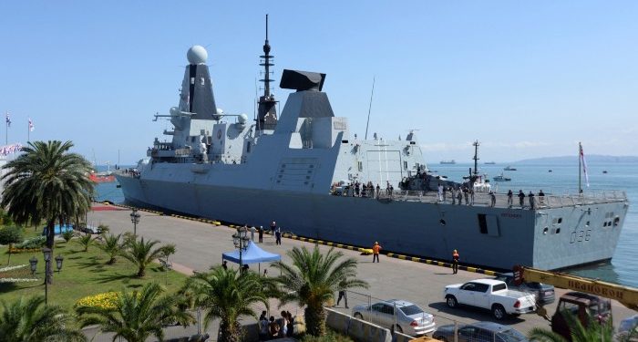 Documente secrete ale Ministerului britanic al Apărării, găsite într-o stație de autobuz. Unul e legat de distrugătorul HMS Defender