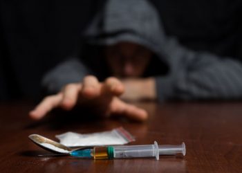 Poliția despre minora de 13 ani, recent decedată:  Adolescent ”dificil”, sex, droguri, tatăl în Italia