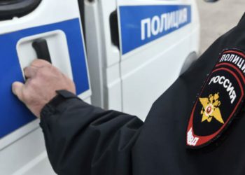 Percheziții la locuințele unor jurnaliști ruși în ziua în care urmau să publice o anchetă despre averea ministrului de interne. Cel puțin un jurnalist, reținut