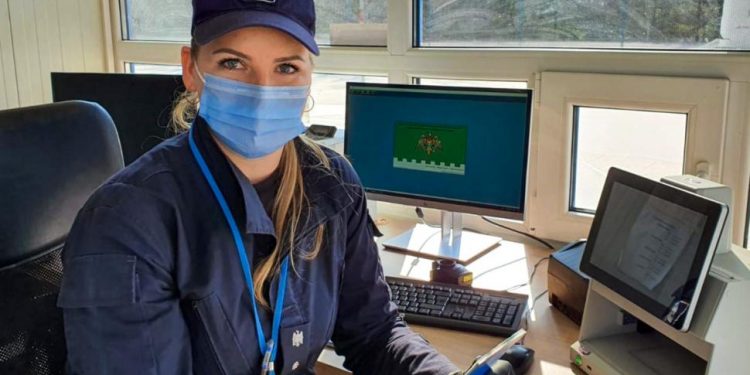 12 moldoveni aveau intenția să treacă granița cu teste PCR Covid -19 false. Acum riscă pedeapsă penală