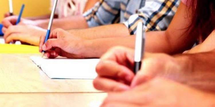 Detalii despre tânărul din Măgdăcești care a decedat la două zile după ce i s-ar fi făcut rău în timpul susținerii primei probe a examenului de Bacalaureat