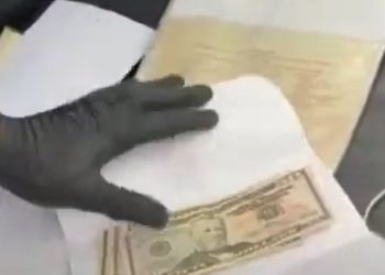 Un tânăr de 22 de ani, reținut pentru că punea în circulație bani falși | VIDEO