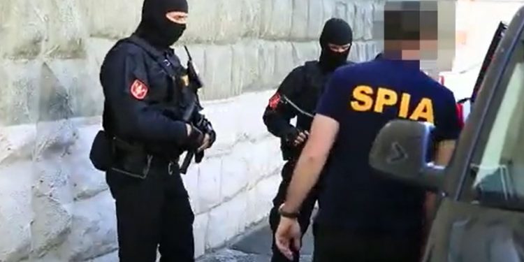 Afaceri cu sânge și teste expirate. SPIA a reținut trei persoane din sistemul medical | VIDEO.AUDIO