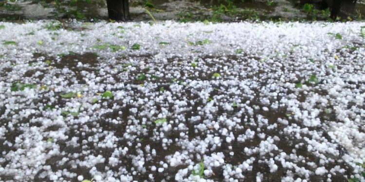 S-a rupt cerul deasupra Moldovei. Plouă cu grindină în mai multe regiuni ale țării | FOTO/VIDEO