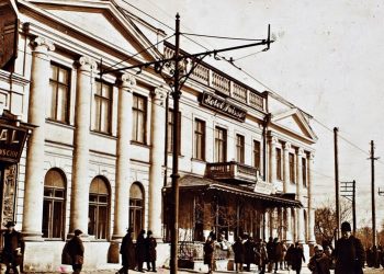 De la epicentru cultural, la abandon: Clădirea Bibliotecii „Bogdan Petriceicu Hașdeu”, lăsată de primejdie | VIDEO