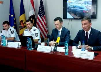 Angajați MAI, implicați într-o schemă ilegală de milioane! Au falsificat zeci de acte și au traficat oameni | VIDEO
