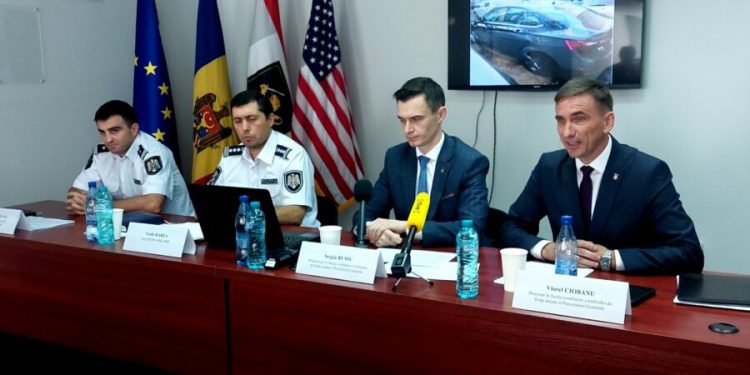 Angajați MAI, implicați într-o schemă ilegală de milioane! Au falsificat zeci de acte și au traficat oameni | VIDEO