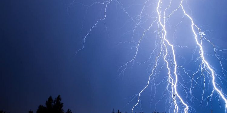 Циклон, из-за которого затопило Крым, движется на Молдову