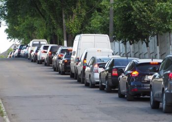 Sătui până peste cap de ambuteiajele din oraș? La Buiucani se organizează un marș al automobiliștilor