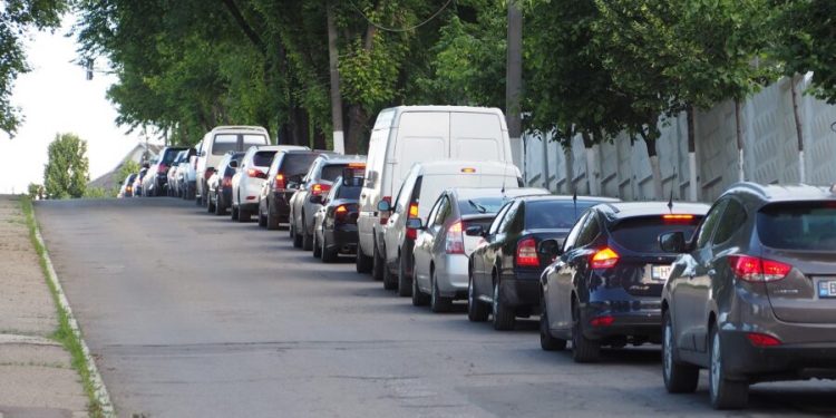 Sătui până peste cap de ambuteiajele din oraș? La Buiucani se organizează un marș al automobiliștilor