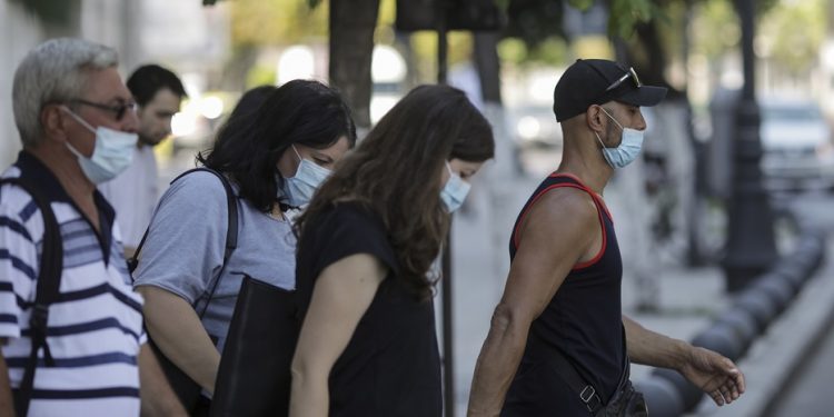 Explozie de cazuri de Covid-19 în Marea Britanie, din cauza infectării tinerilor nevaccinați