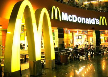 Мужчина угрожал взорвать McDonald’s из-за соуса
