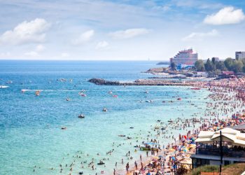 Ce reguli anti-COVID trebuie să respecte turiştii care merg la plajă pe litoralul românesc în această vară