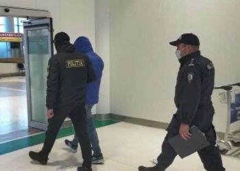 Trei moldoveni, anunțați în căutare internațională, au fost extrădați în Republica Moldova. Unul din ei este condamnat la 8 ani de închisoare