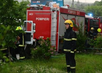 Incendiu într-un bloc locativ din Soroca. Cinci copii și trei maturi, evacuați | VIDEO