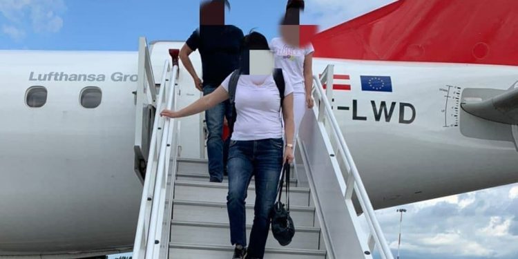 Moldoveancă extrădată din Austria. Pentru ce infracțiune era căutată de autoritățile de la Cahul | FOTO