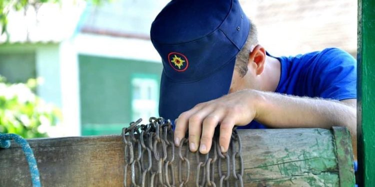 Chișinău: Un tânăr de 25 de ani a căzut într-o fântână de 15 metri