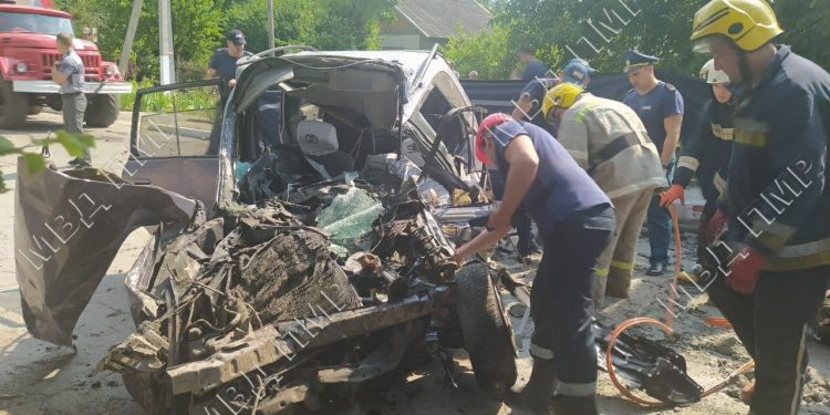 Bender: O persoană a murit după ce două mașini au fost strivite de un camion. Momentul impactului | VIDEO