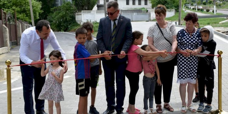 La Orhei, continuă modernizarea drumurilor în ritm alert: Alte trei străzi au fost renovate integral | FOTO