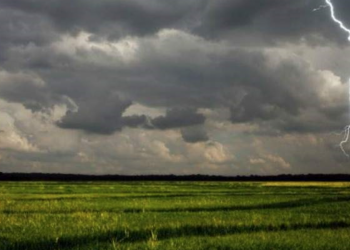 Vremea urâtă nu se lasă dusă. Meteorologii au emis un nou Cod Galben de instabilitate atmosferică | VIDEO