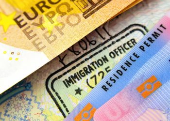 Guvernul britanic închide ușa imigranților UE. Cât timp mai au rezidenții să ceară un permis