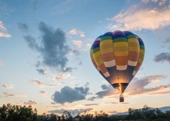 В США упал воздушный шар, пять человек погибли