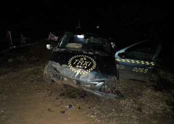 Accident în raionul Hâncești. Trei persoane au ajuns la spital, după ce o mașină de taxi s-a răsturnat | VIDEO