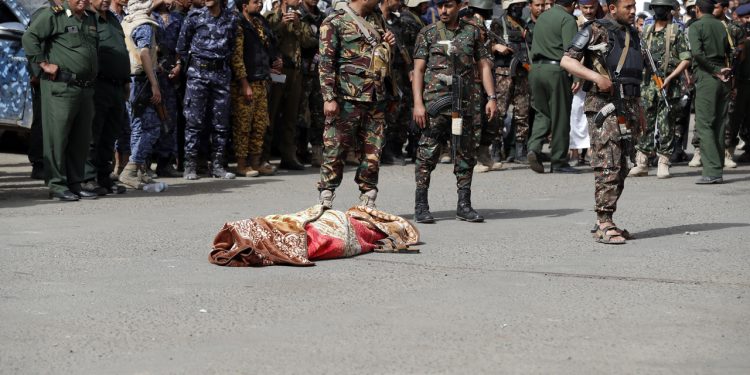 Насильников и убийц детей публично казнили в Йемене