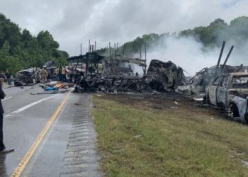 Zece morți, între care 9 copii, într-un groaznic accident în lanț petrecut în Alabama din cauza vremii